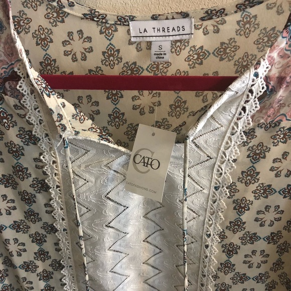 Beautiful blouse - Picture 3 of 3